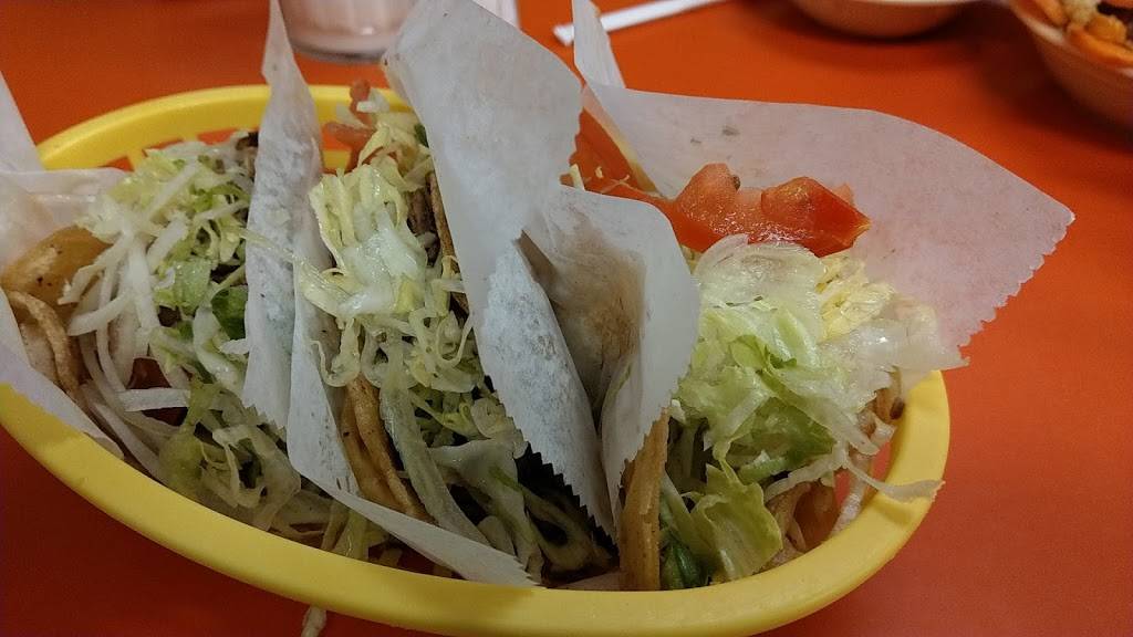 Atotonilco Taqueria | restaurant | 1649 W 47th St, Chicago, IL 60609, USA | 7732475870 OR +1 773-247-5870