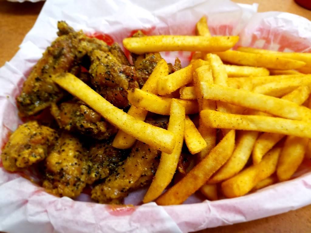 Wing Supreme | restaurant | 3925 N Lincoln Blvd, Oklahoma City, OK 73105, USA | 4057025464 OR +1 405-702-5464