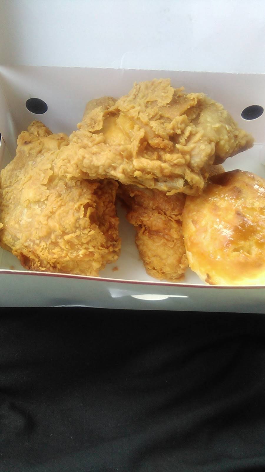 Churchs Chicken | restaurant | 217 N Central Ave, Compton, CA 90220, USA | 3106376689 OR +1 310-637-6689