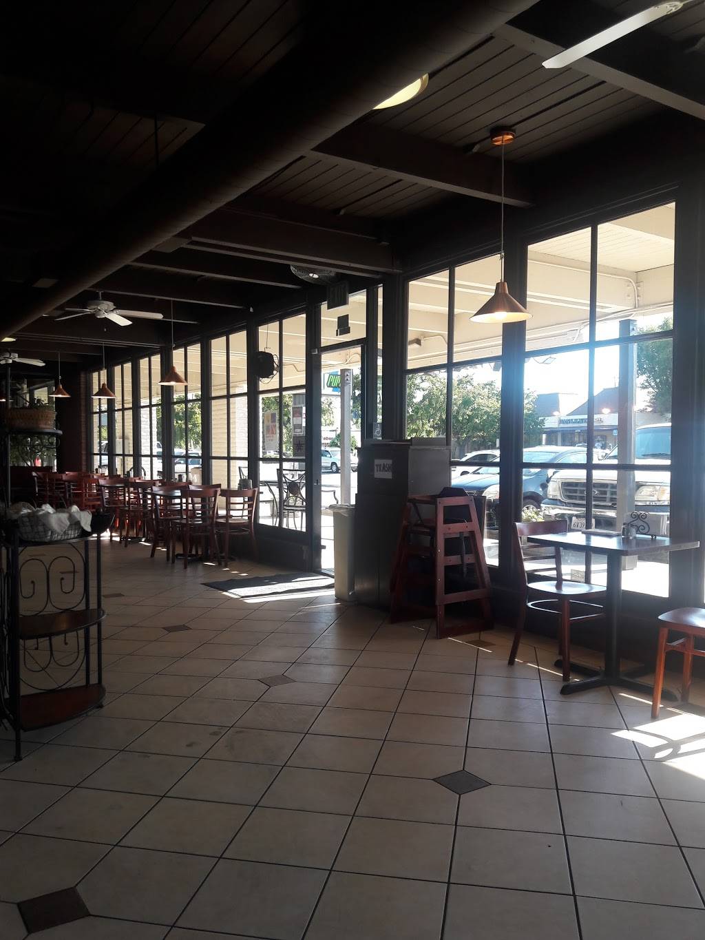 De Vincis Delicatessen | meal takeaway | 220 Church St # 3, Lodi, CA 95240, USA | 2093343234 OR +1 209-334-3234