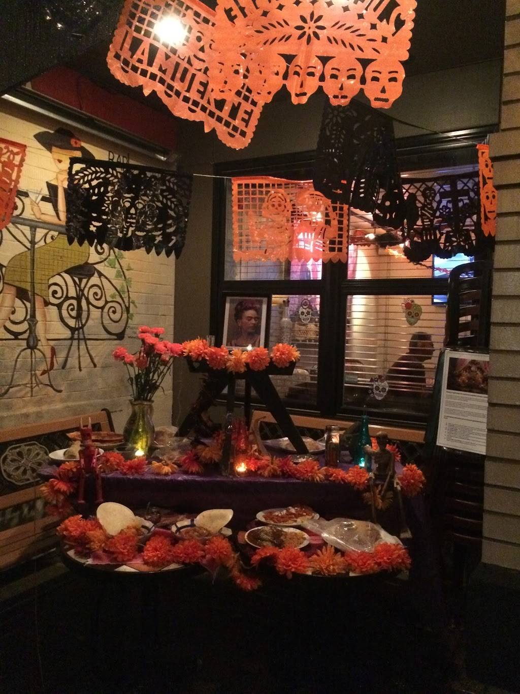 Jules Et Jim (Le) | night club | 1060 Avenue Cartier, Québec, QC G1R 2S5, Canada | 4185249570 OR +1 418-524-9570