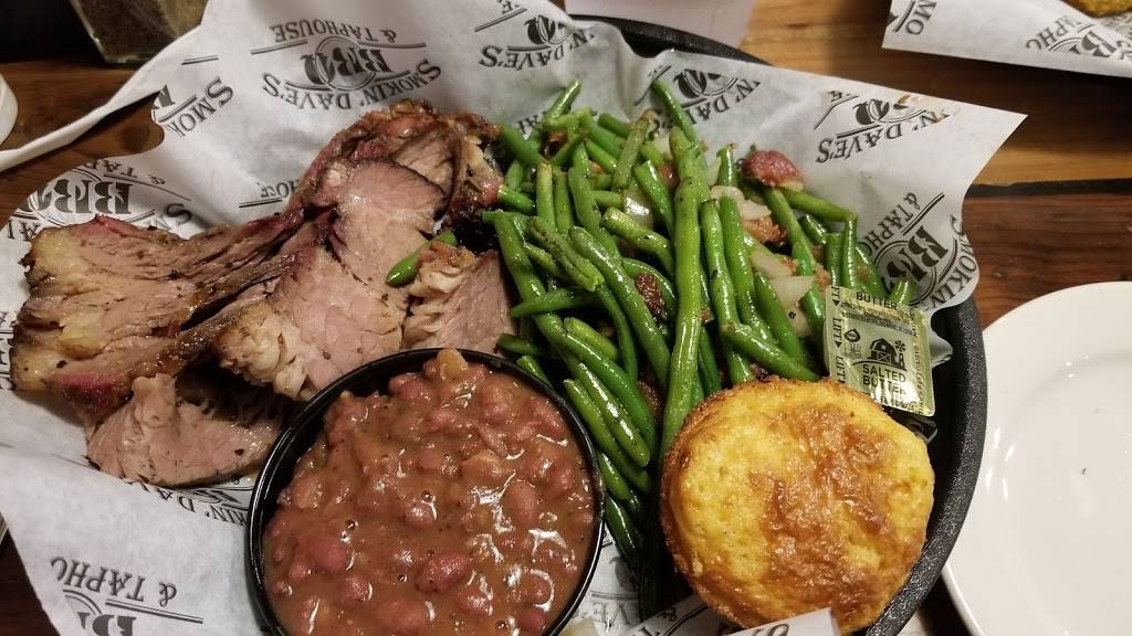 Smokin Daves BBQ & Brew | restaurant | 7685 E Arapahoe Rd, Centennial, CO 80112, USA | 7207285769 OR +1 720-728-5769