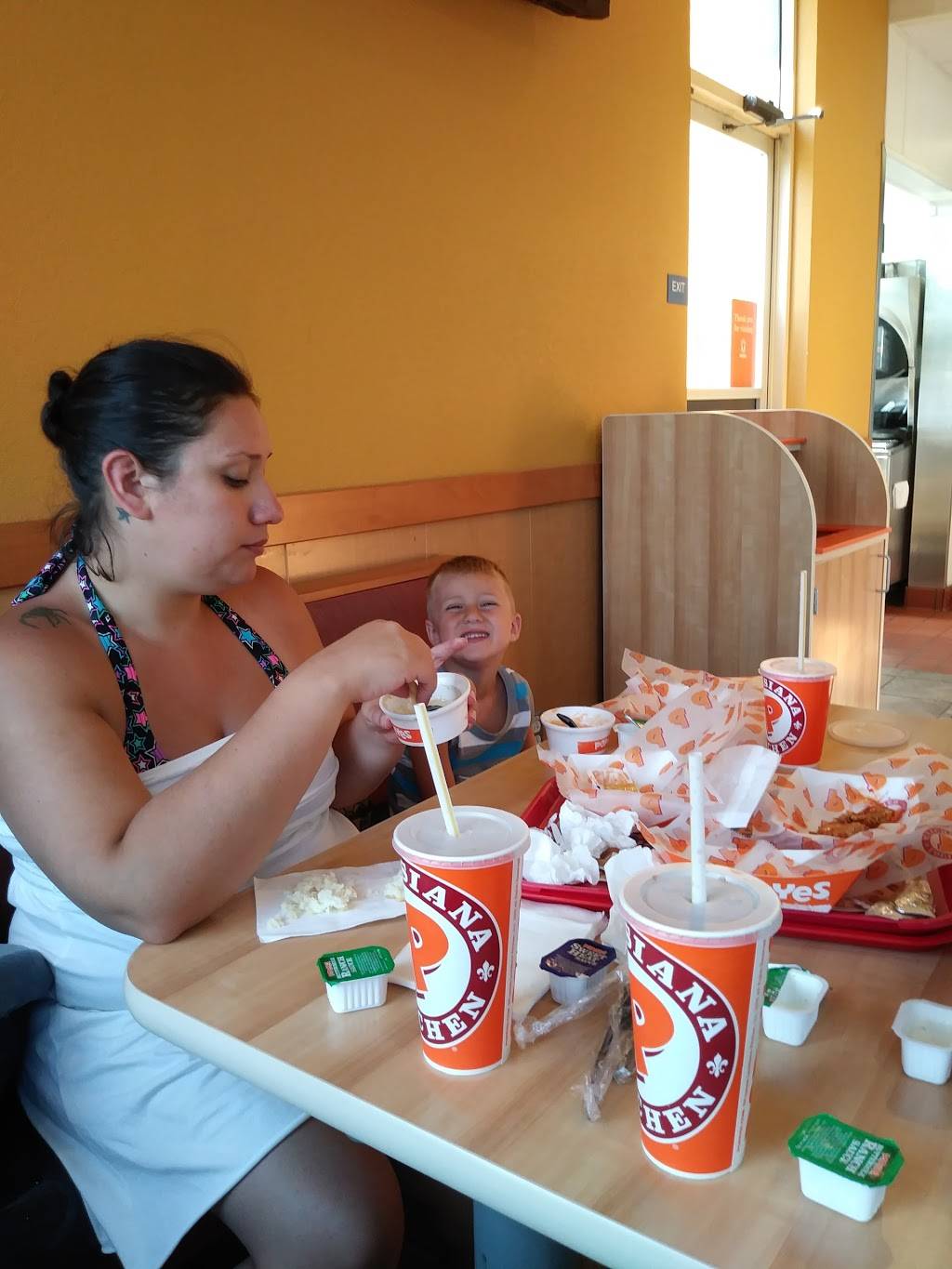 Popeyes Louisiana Kitchen | restaurant | 86 Lake Blvd, Redding, CA 96003, USA | 5302462728 OR +1 530-246-2728