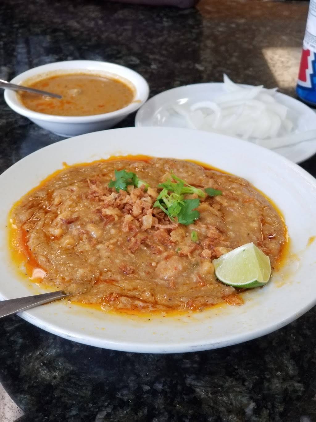 Hyderabad House | restaurant | 2225 W Devon Ave, Chicago, IL 60659, USA | 7733811230 OR +1 773-381-1230