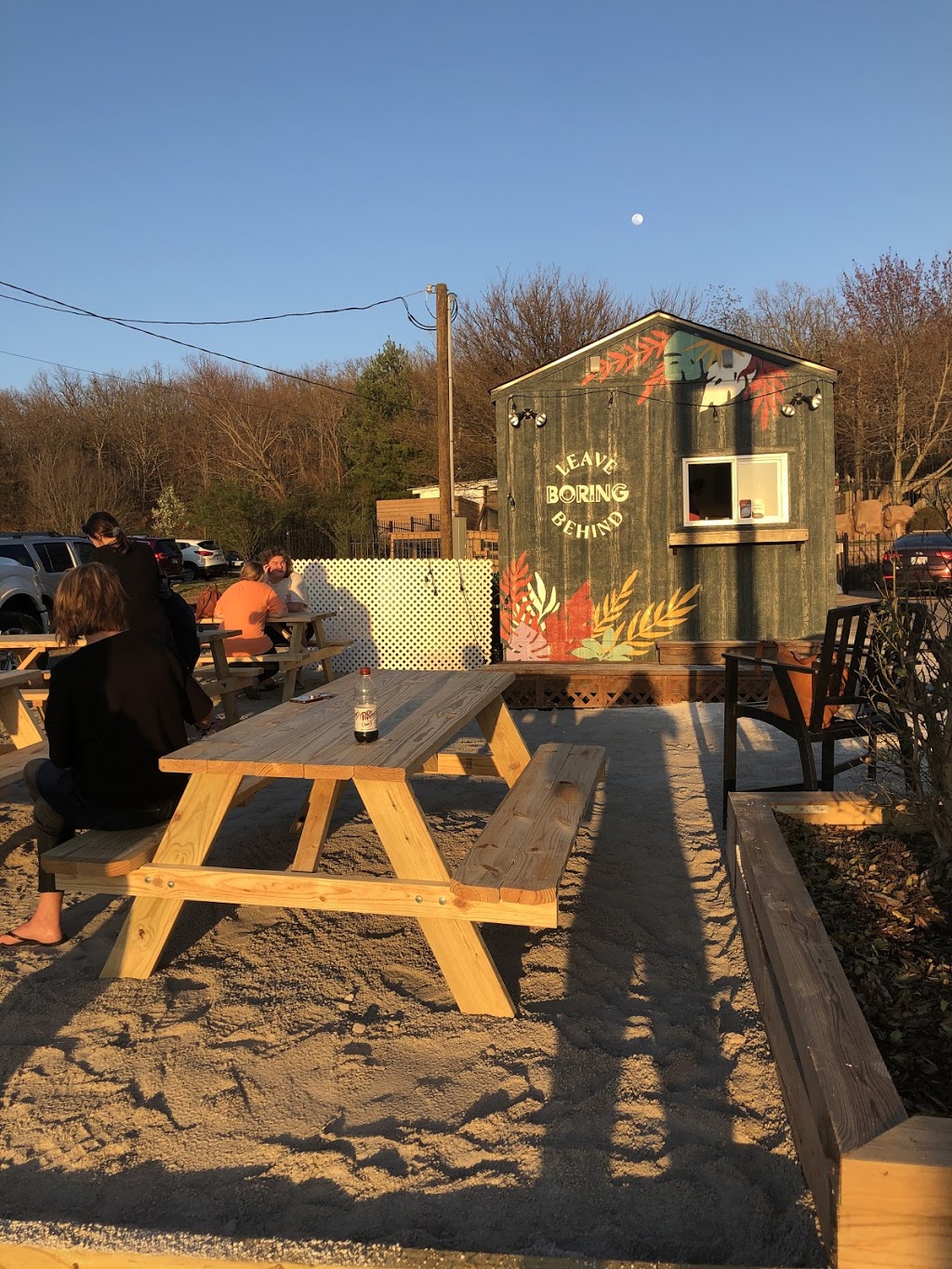 Sissys Snowcones | restaurant | 2692 N College Ave Suite 2, Fayetteville, AR 72703, USA | 4056268972 OR +1 405-626-8972