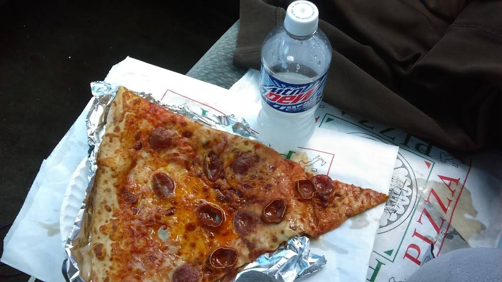 Caraglios Pizza | restaurant | 3869 Lyell Rd, Rochester, NY 14606, USA | 5854260270 OR +1 585-426-0270