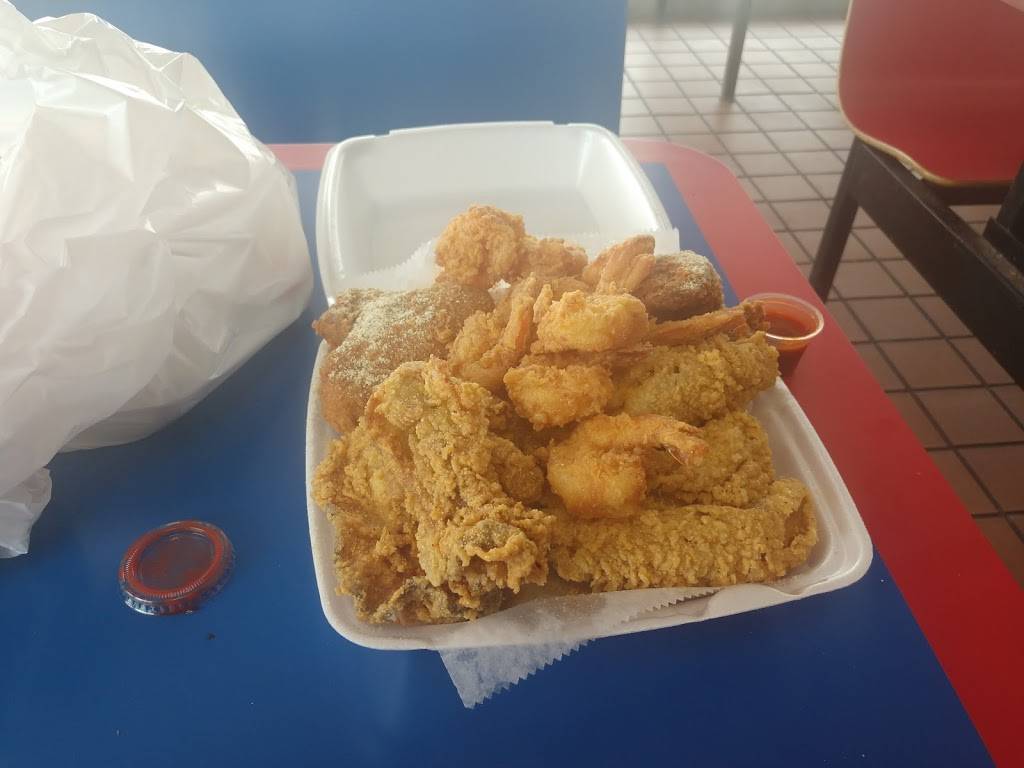 JJ Fish and Chicken Market | restaurant | 2840 E 38th St, Indianapolis, IN 46218, USA | 3175456001 OR +1 317-545-6001
