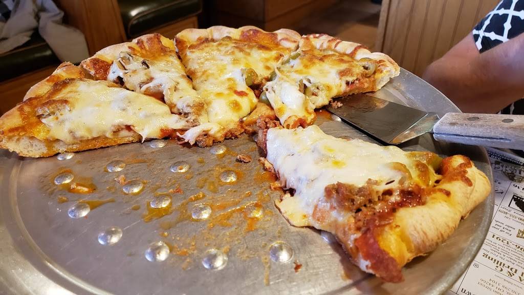 Guidos Pizza of Ravenna | restaurant | 214 W Main St, Ravenna, OH 44266, USA | 3302969009 OR +1 330-296-9009