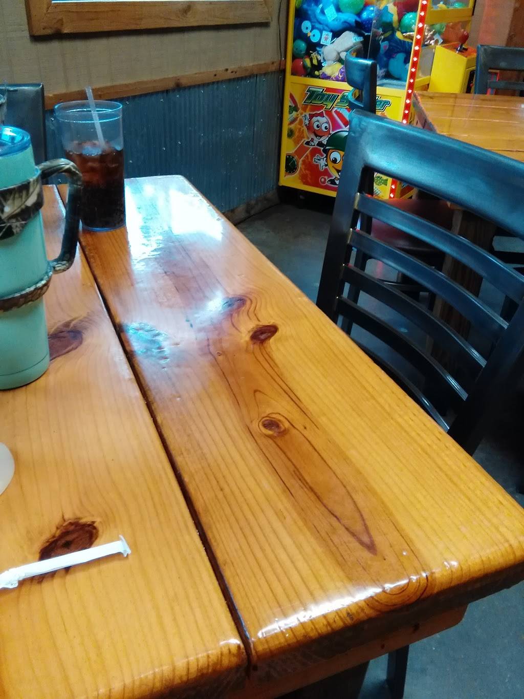 Pig-N-Out | restaurant | 225 Front St, Halls, TN 38040, USA | 7318365353 OR +1 731-836-5353