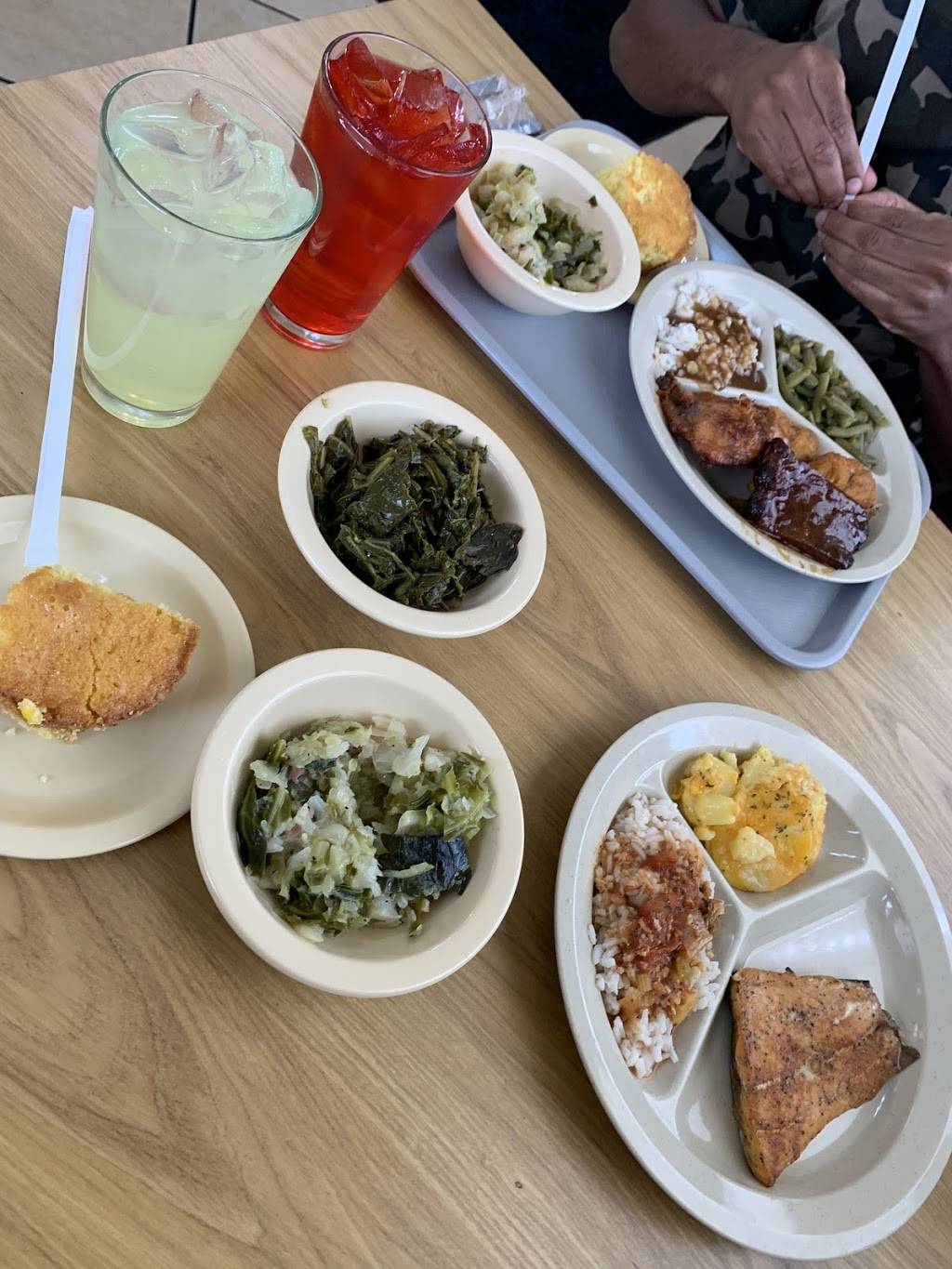 Lennons | restaurant | 2405 W. NC 24 Hwy, Bowdens, NC 28398, USA | 9102932833 OR +1 910-293-2833