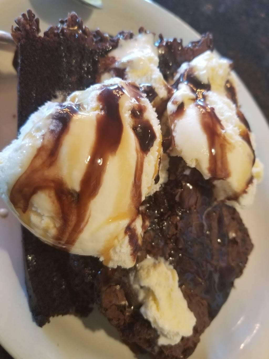 Amici Grill and Pizzeria | restaurant | 3808 Ridge Rd, Highland, IN 46322, USA | 2199237300 OR +1 219-923-7300