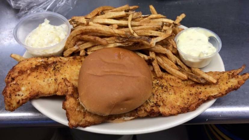 The College Inn | restaurant | 935 W State St, Alliance, OH 44601, USA | 3308233332 OR +1 330-823-3332