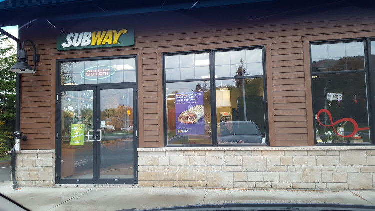 Subway | restaurant | 1025 Boulevard du Lac, Lac-Beauport, QC G3B 0X1, Canada | 4183162838 OR +1 418-316-2838