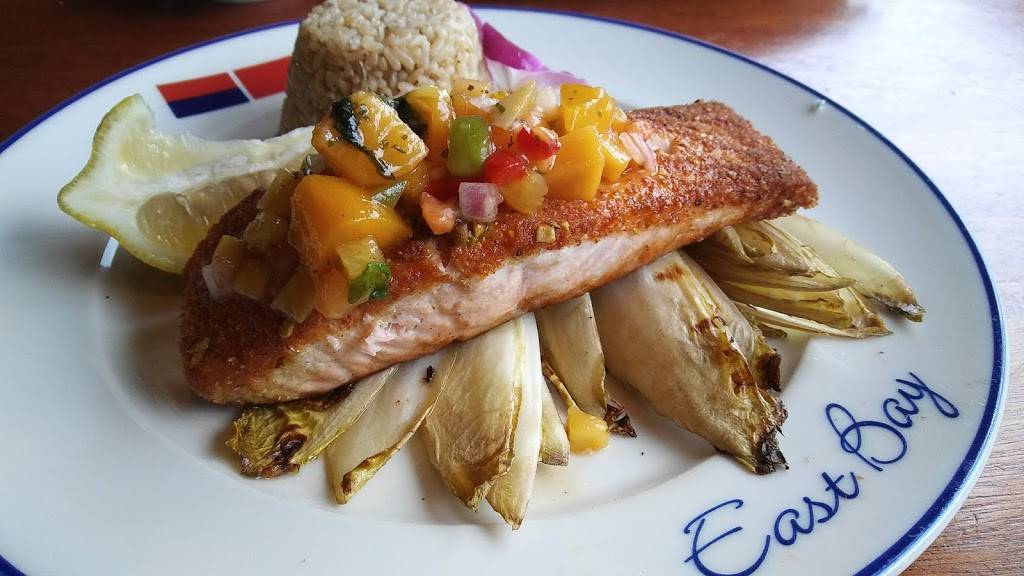 East Bay Grille | restaurant | 173 Water St, Plymouth, MA 02360, USA | 5087469751 OR +1 508-746-9751