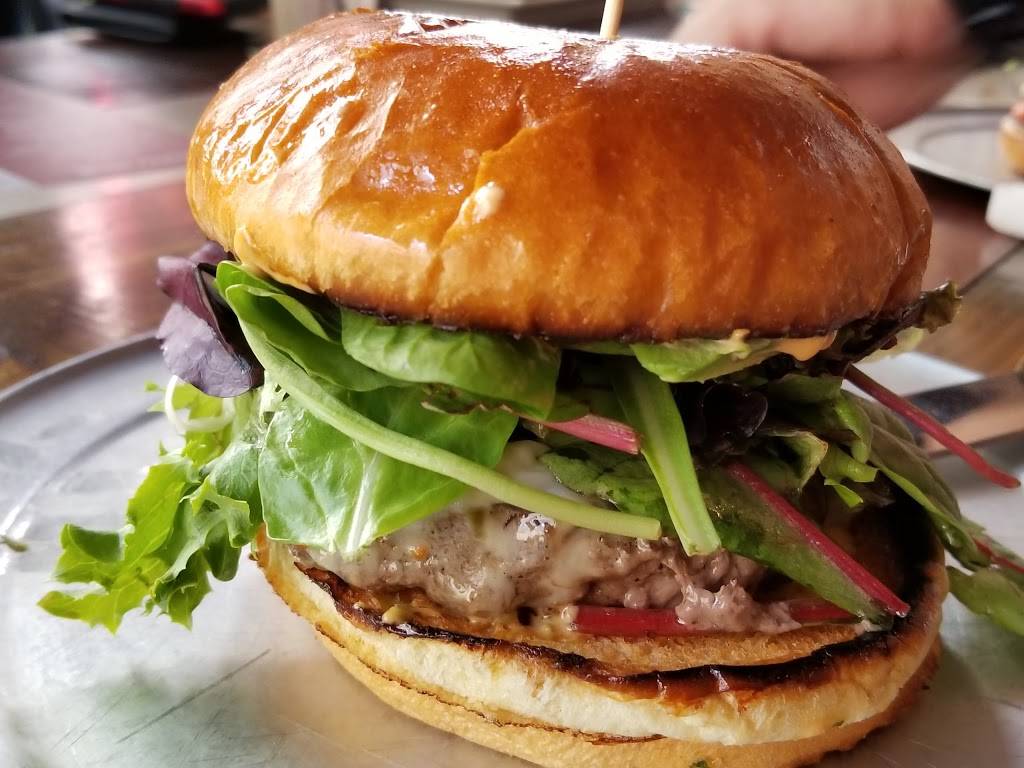 Cammaranos Neighborhood Grill | restaurant | 575 Country Club Dr, Simi Valley, CA 93065, USA | 8055814745 OR +1 805-581-4745