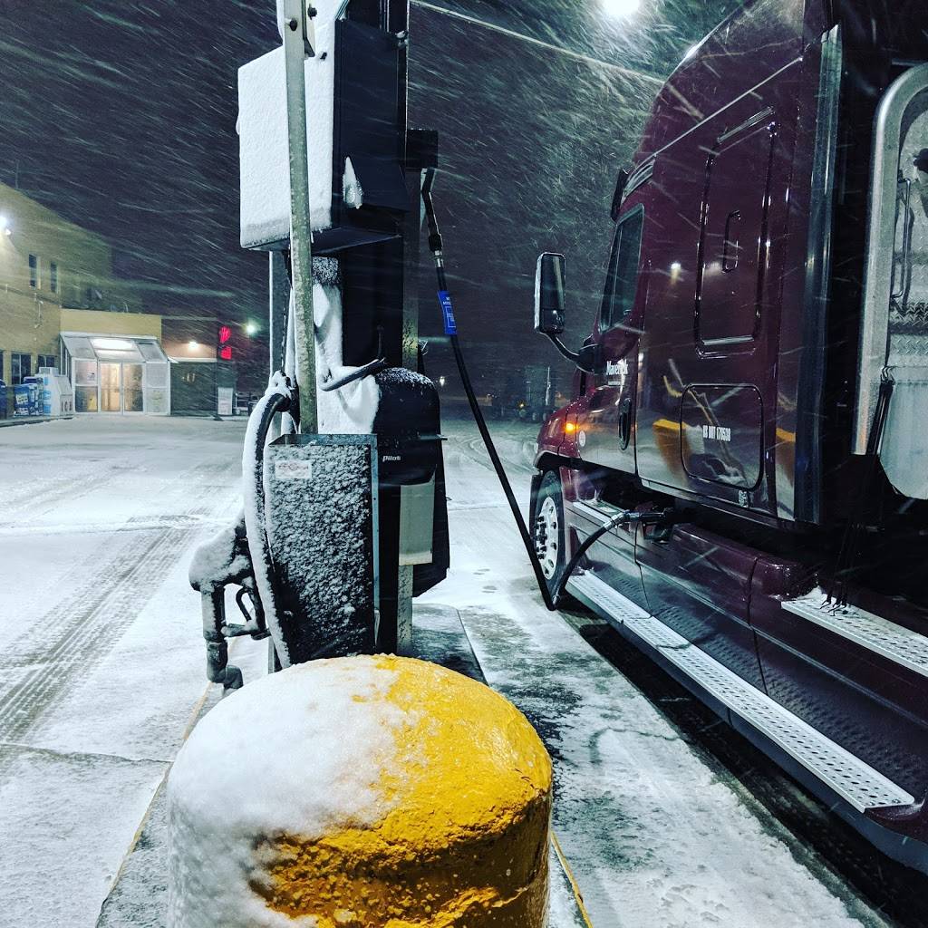 Pilot Travel Center | restaurant | 1522 W Market St, Bloomington, IL 61701, USA | 3098277867 OR +1 309-827-7867