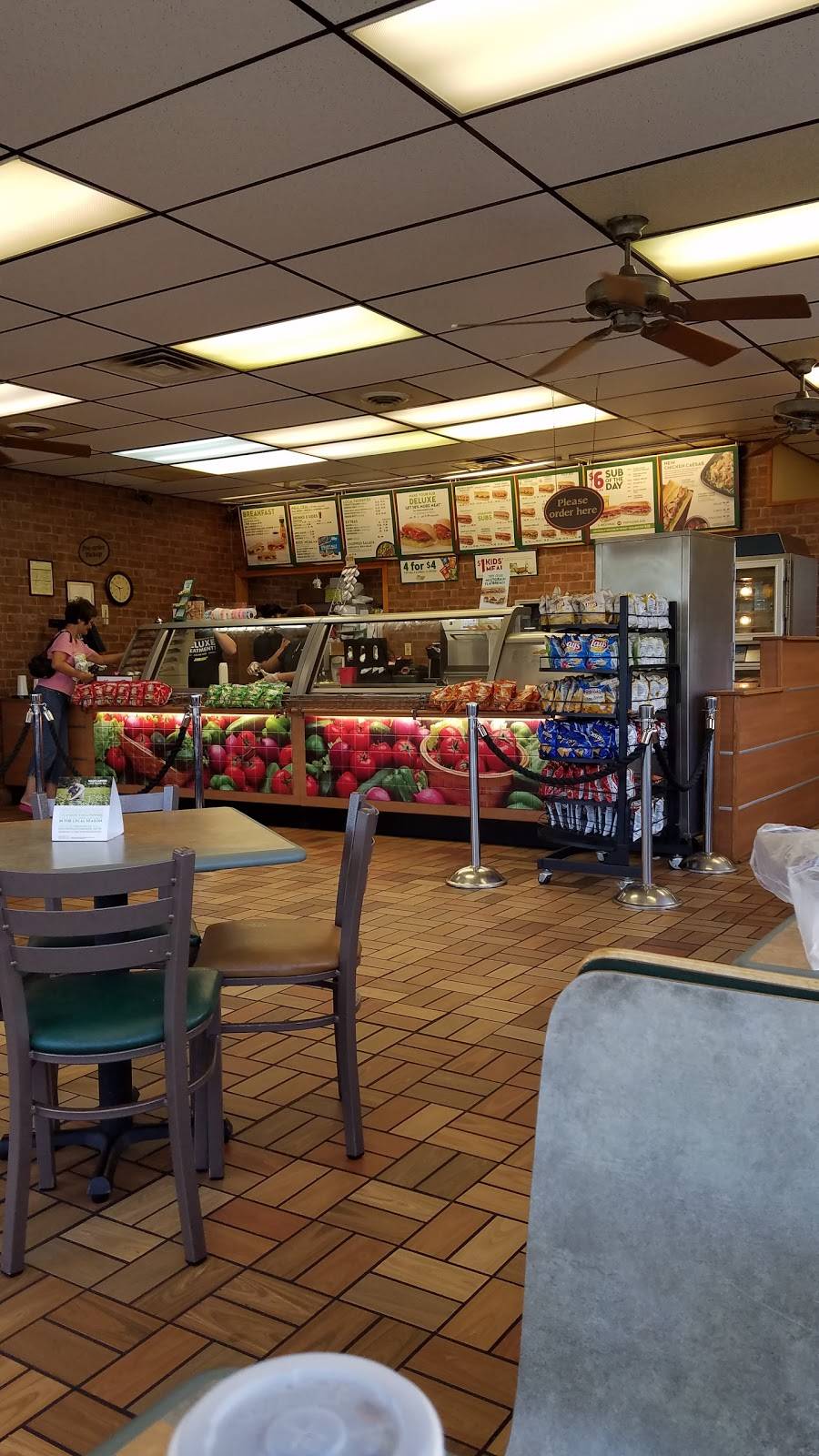Subway | restaurant | 2512 Wilma Rudolph Blvd B, Clarksville, TN 37040, USA | 9312210055 OR +1 931-221-0055