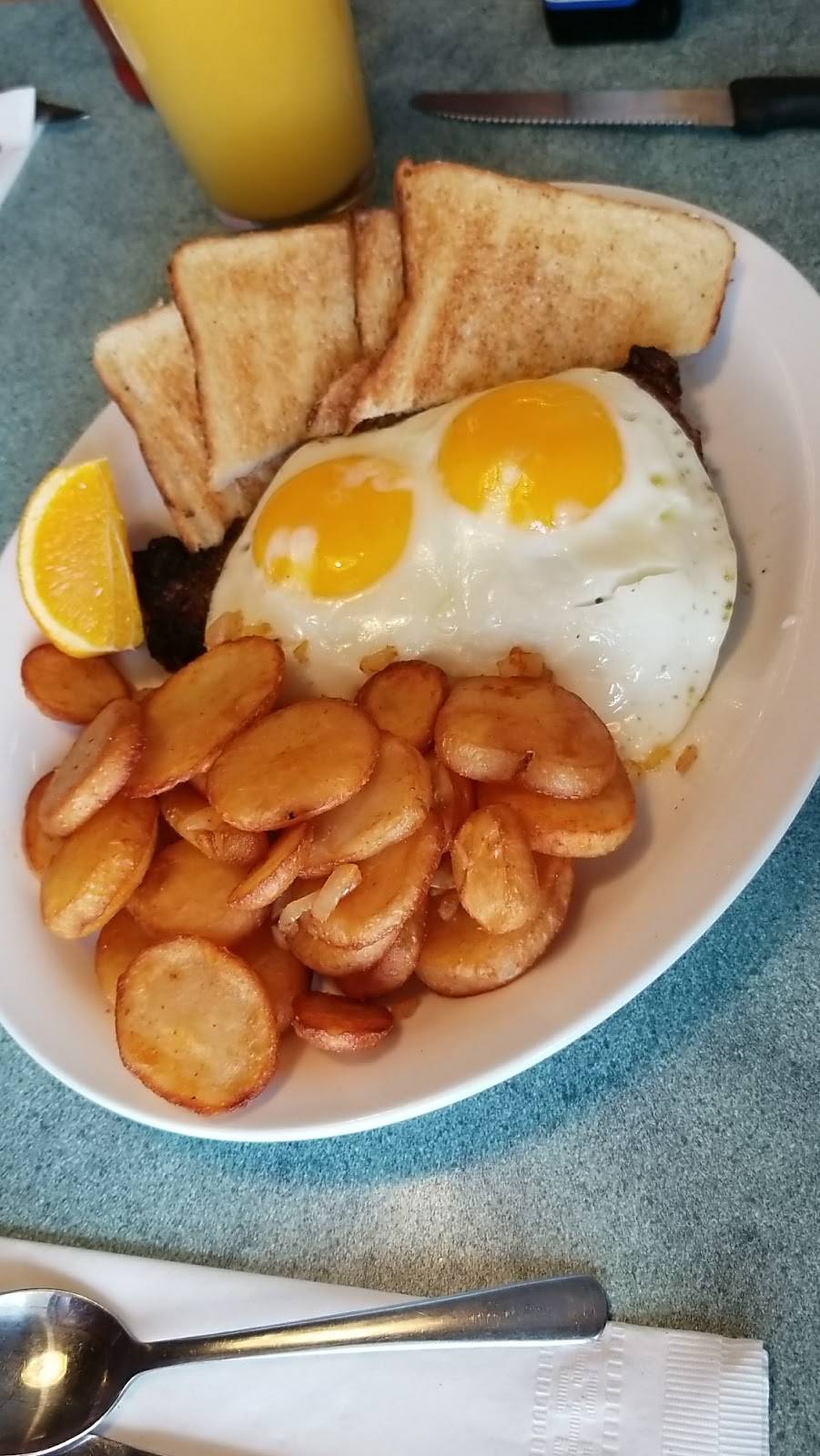 Carmelindas Restaurant | restaurant | 2799 Princess St, Kingston, ON K7M 3E3, Canada | 6133846952 OR +1 613-384-6952