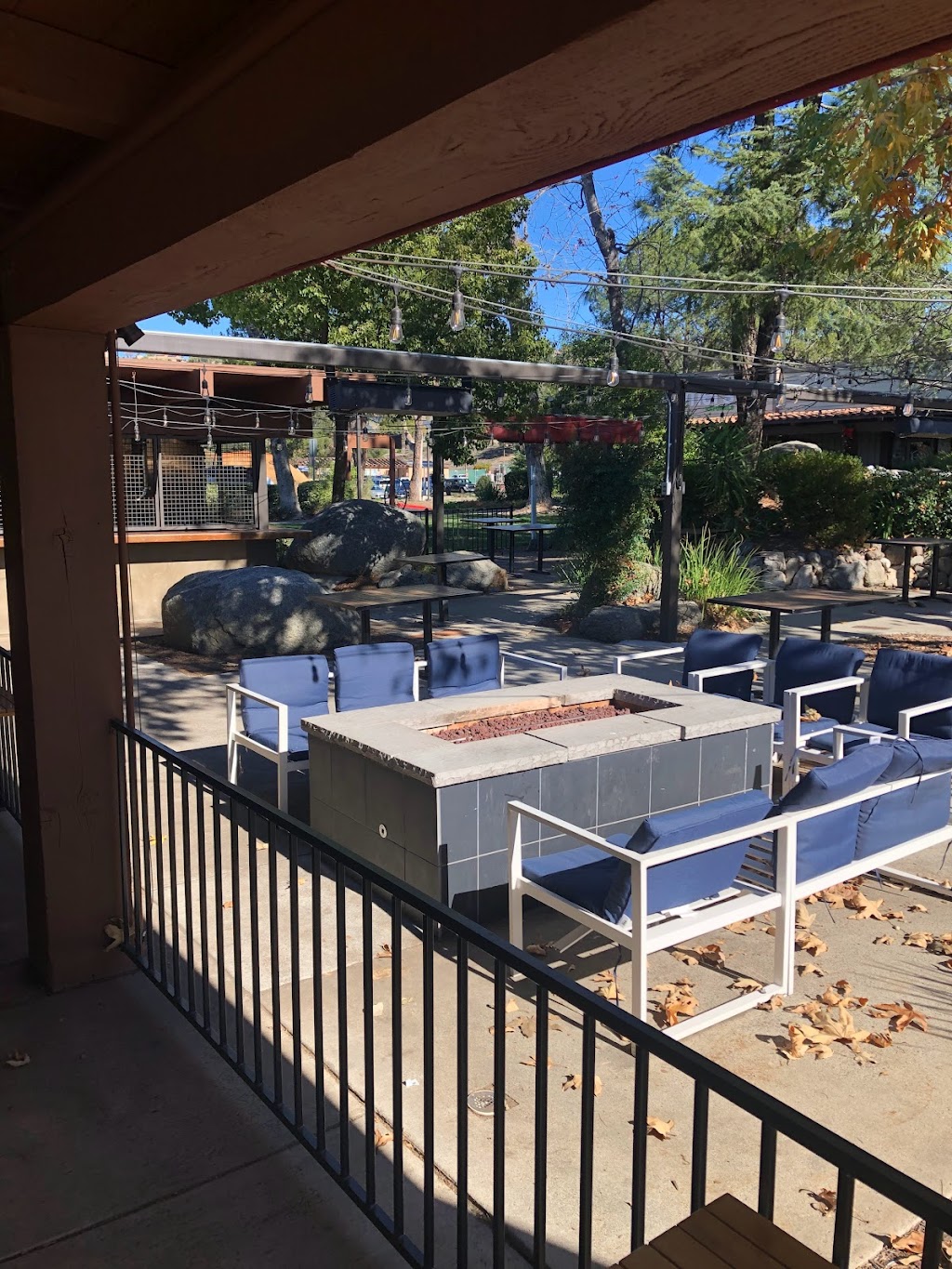 Mike Hess Brewing Alpine | restaurant | 1347 Tavern Rd, Alpine, CA 91901, USA | 6194452337 OR +1 619-445-2337