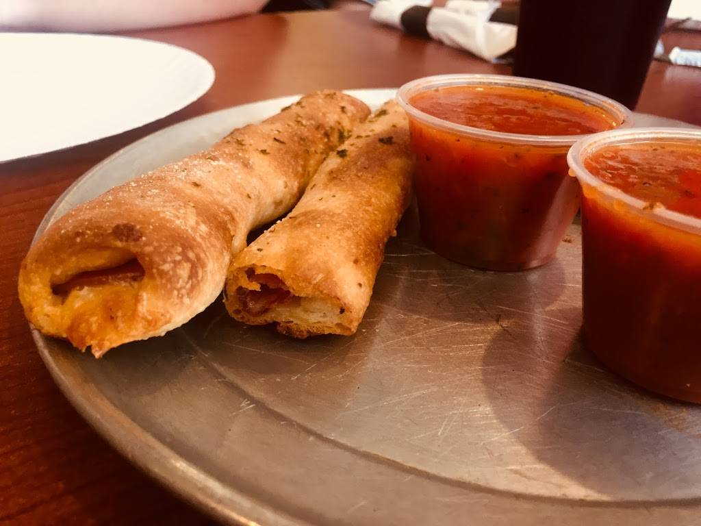 Luigis Cafe Pizza & Pasta | restaurant | 723 Ace Memorial Dr, Hockessin, DE 19707, USA | 3022351200 OR +1 302-235-1200