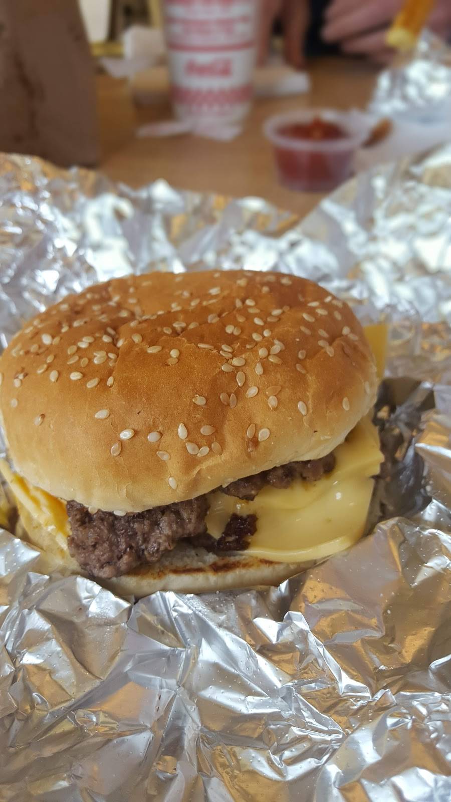 Five Guys | meal takeaway | 980 Paradise Rd, Swampscott, MA 01907, USA | 7815951300 OR +1 781-595-1300