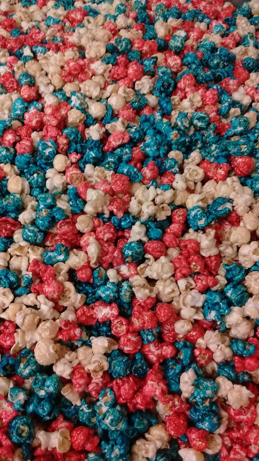 Poppin Off Popcorn | restaurant | 4 N Pearl St, Knox, IN 46534, USA | 5747725999 OR +1 574-772-5999