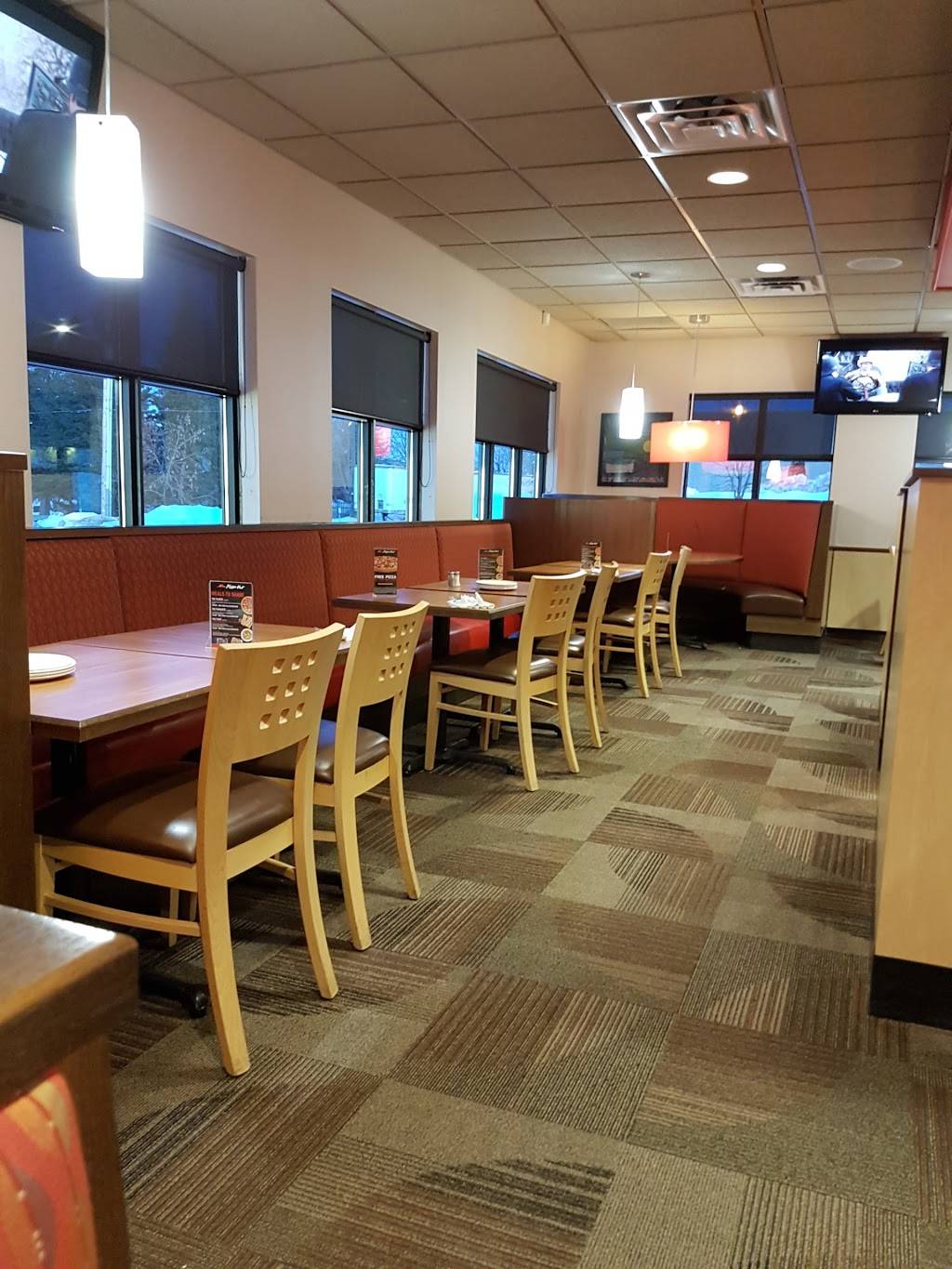 Pizza Hut | meal delivery | 1229 Pembroke St W, Pembroke, ON K8A 8M8, Canada | 6137359330 OR +1 613-735-9330