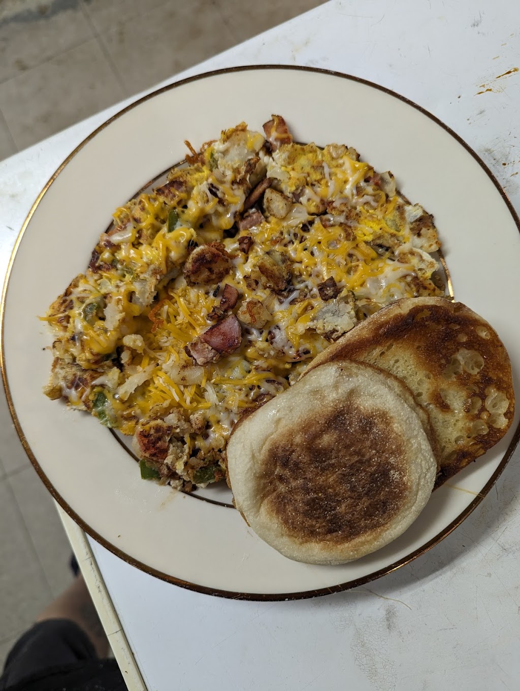 Eds Forest Grill | restaurant | 18976 FL-40, Silver Springs, FL 34488, USA | 3522894518 OR +1 352-289-4518