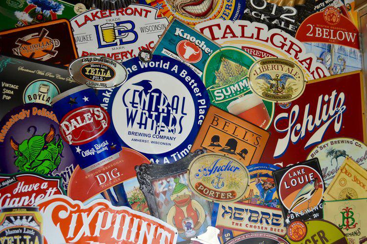 Dexters Pub | restaurant | 301 North St, Madison, WI 53704, USA | 6082443535 OR +1 608-244-3535