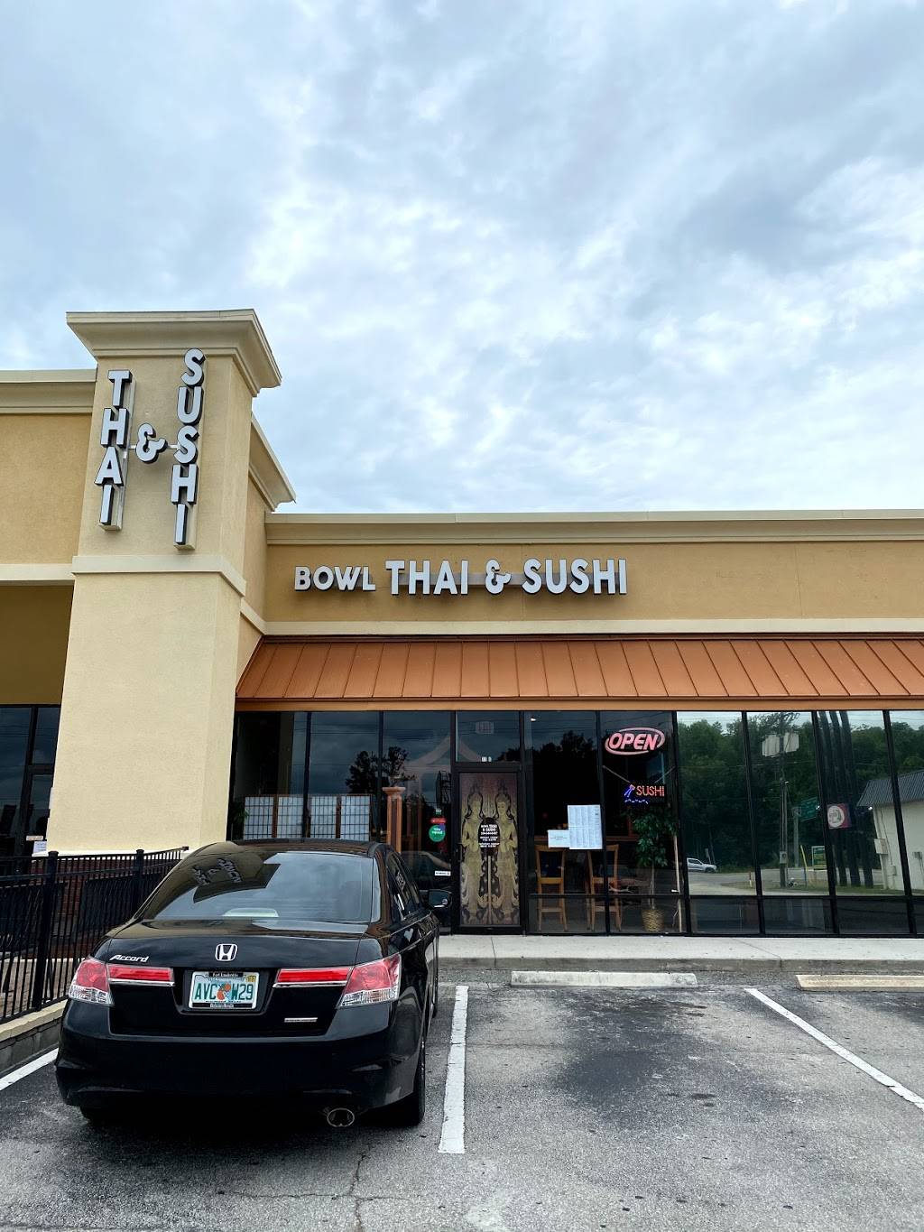 Bowl Thai & Sushi Restaurant | restaurant | 10 Blanding Blvd Suite B, Orange Park, FL 32073, USA | 9046448487 OR +1 904-644-8487