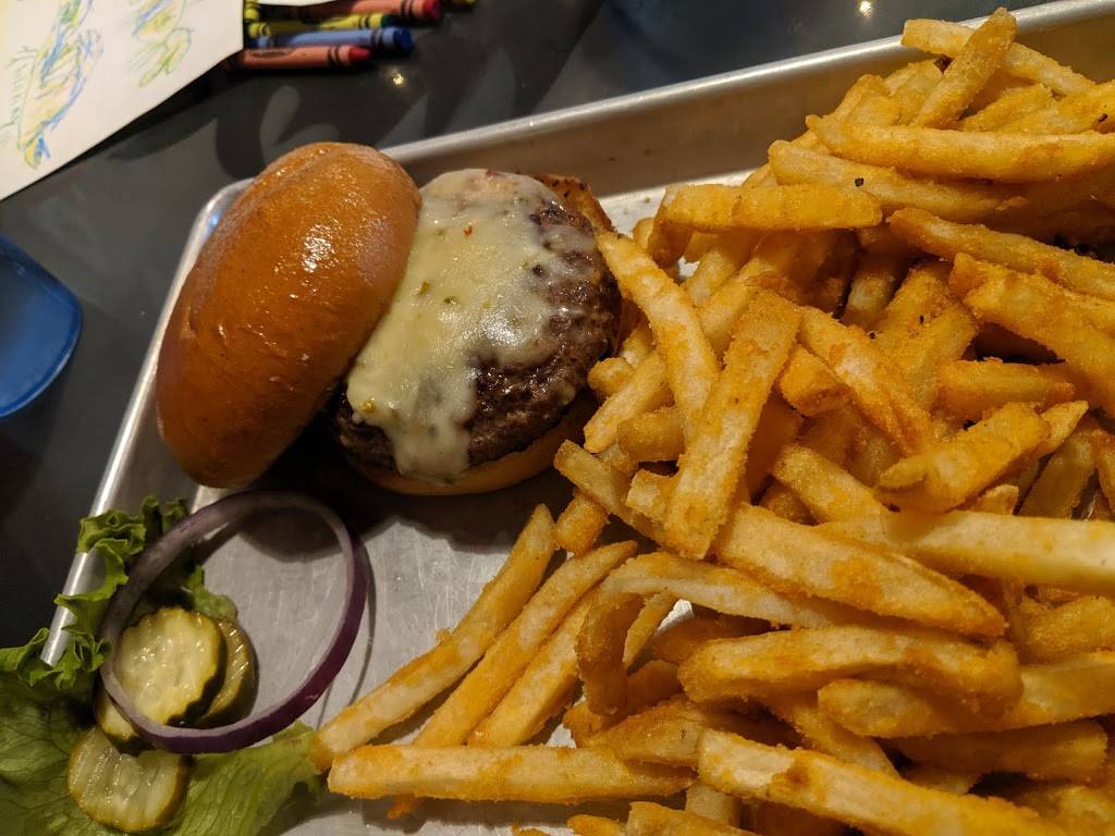 Sasquatch Jacks Hideaway Barroom & Grill | restaurant | 118 10th St SW, Waverly, IA 50677, USA | 3195592444 OR +1 319-559-2444