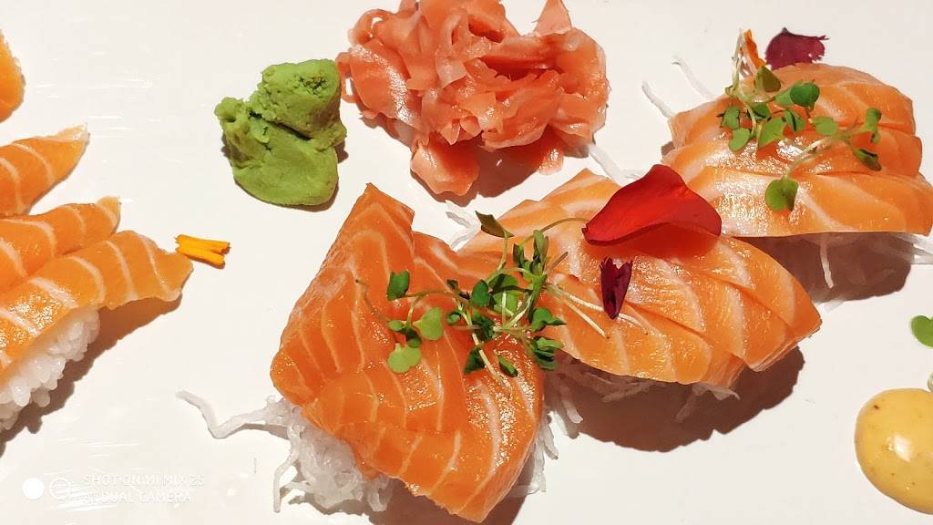 Genji Sushi | restaurant | 2250 Queen St E, Toronto, ON M4E 1G2, Canada | 4166999335 OR +1 416-699-9335