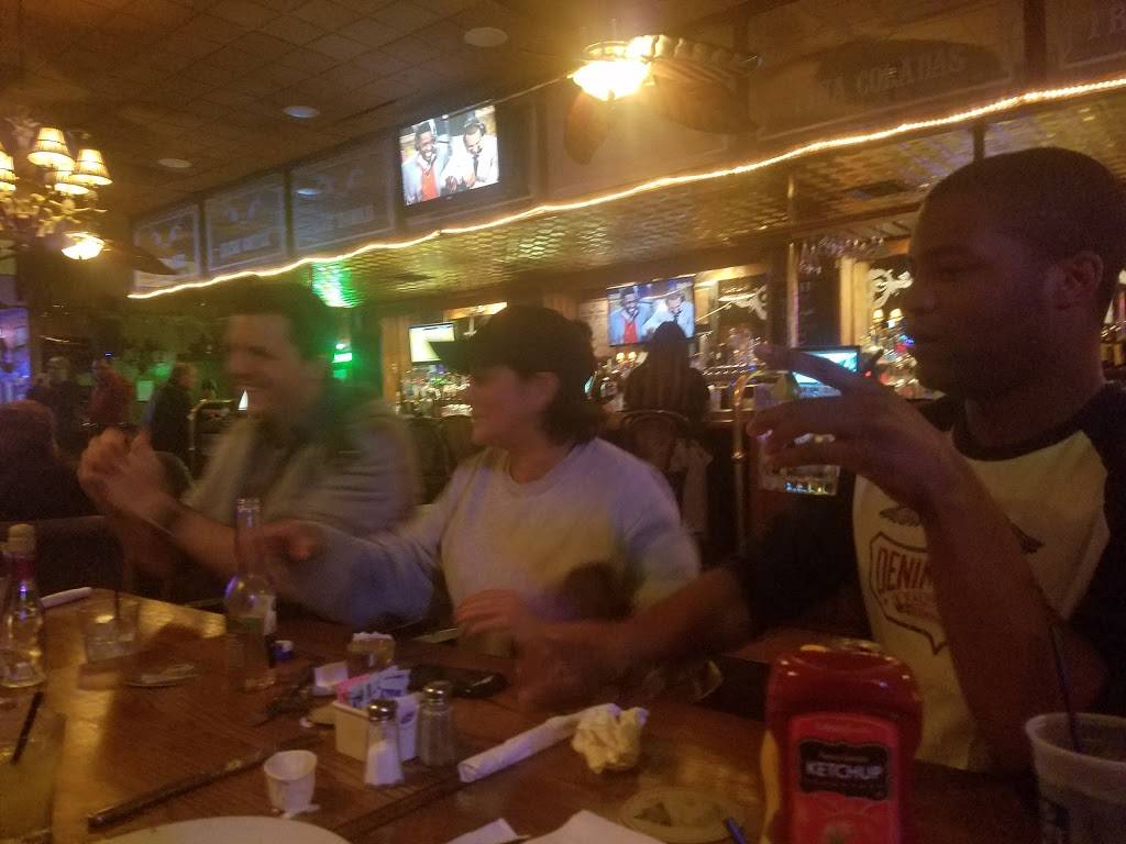 Pineapple Hill Grill | restaurant | 3418, 654 E First St, Tustin, CA 92780, USA | 7146699818 OR +1 714-669-9818