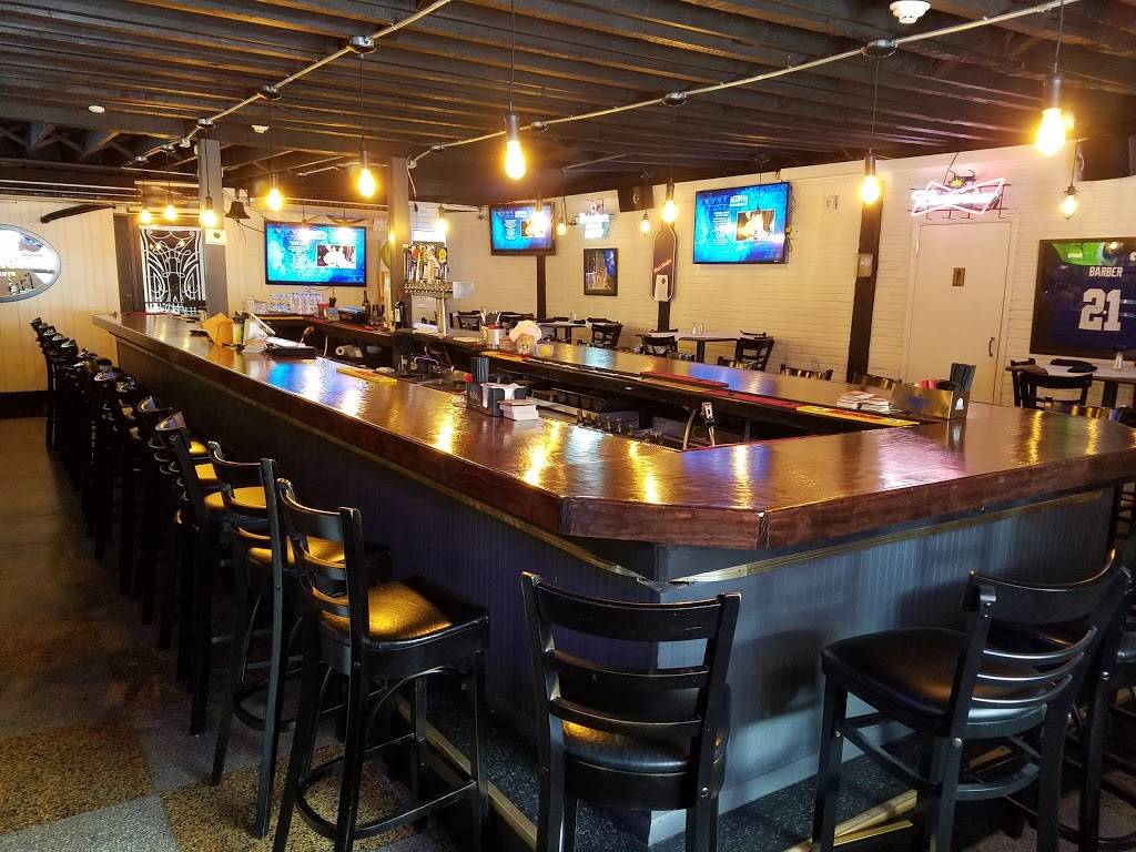 Bayonne Patio Bar & Grille | restaurant | 31 Cottage St, Bayonne, NJ 07002, USA | 2016883144 OR +1 201-688-3144