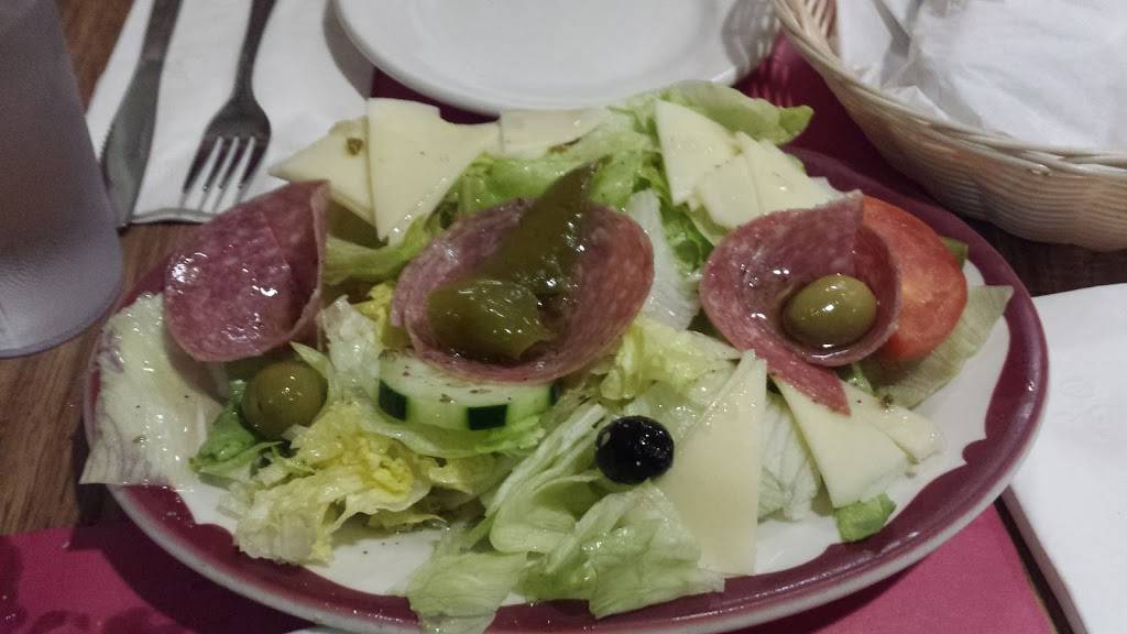 Vinnys Pizza Family Restaurant | restaurant | 30 Huntington Turnpike, Bridgeport, CT 06610, USA | 2033666616 OR +1 203-366-6616