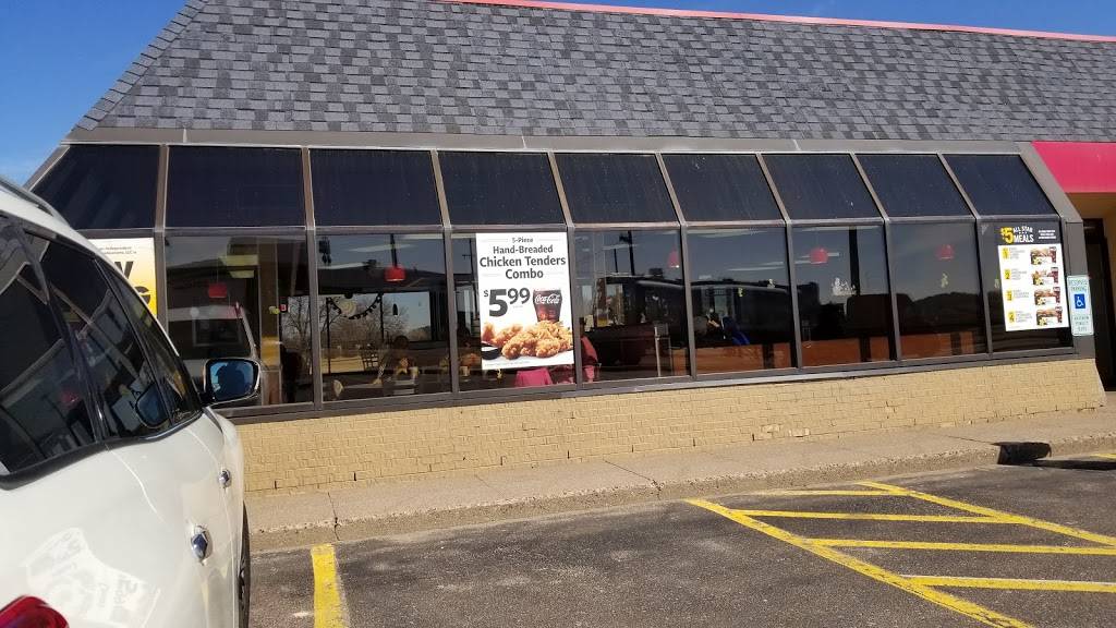 Hardees | restaurant | 12613 10th St, Osseo, WI 54758, USA | 7155972533 OR +1 715-597-2533