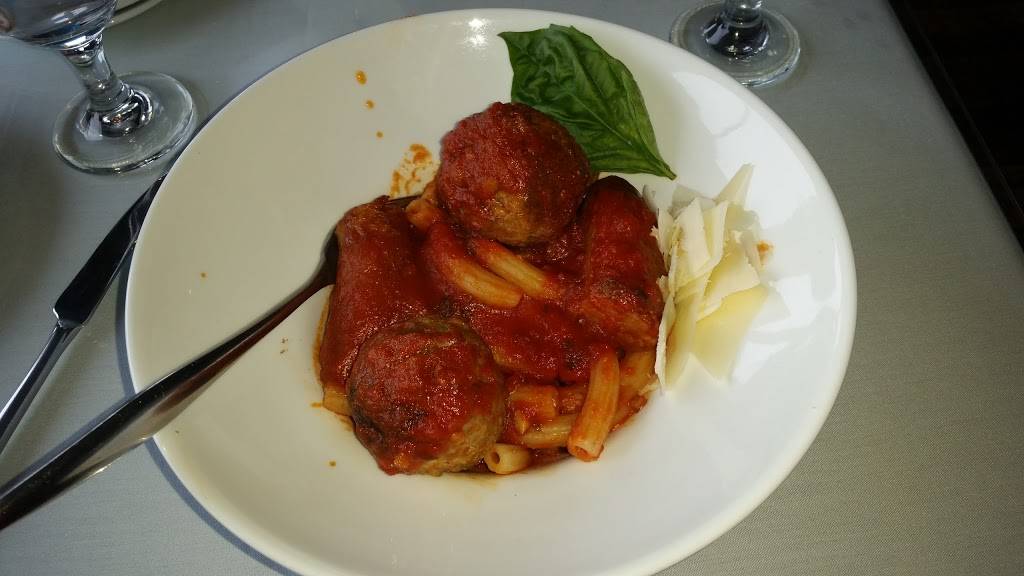 Faro Italian Grille | restaurant | 70 Endicott St N, Laconia, NH 03246, USA | 6035278073 OR +1 603-527-8073