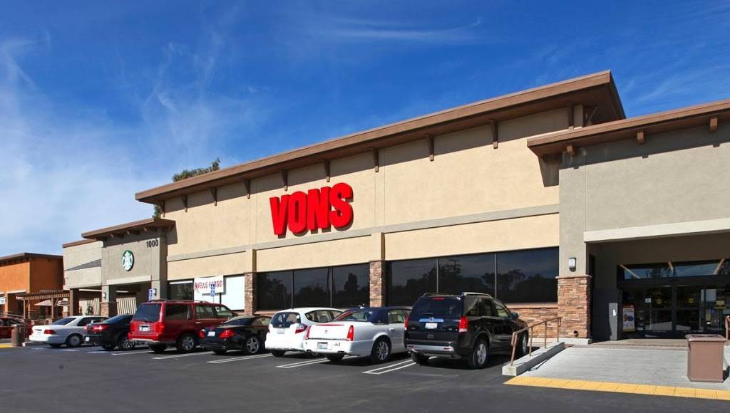 El Norte Pkwy Plaza | shopping mall | 964-1042 W El Norte Pkwy, Escondido, CA 92026, USA | 8588474600 OR +1 858-847-4600