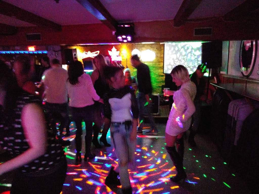 Bar Grand Tronc | night club | 1180 Avenue Laframboise, Saint-Hyacinthe, QC J2S 4W8, Canada | 4502504011 OR +1 450-250-4011