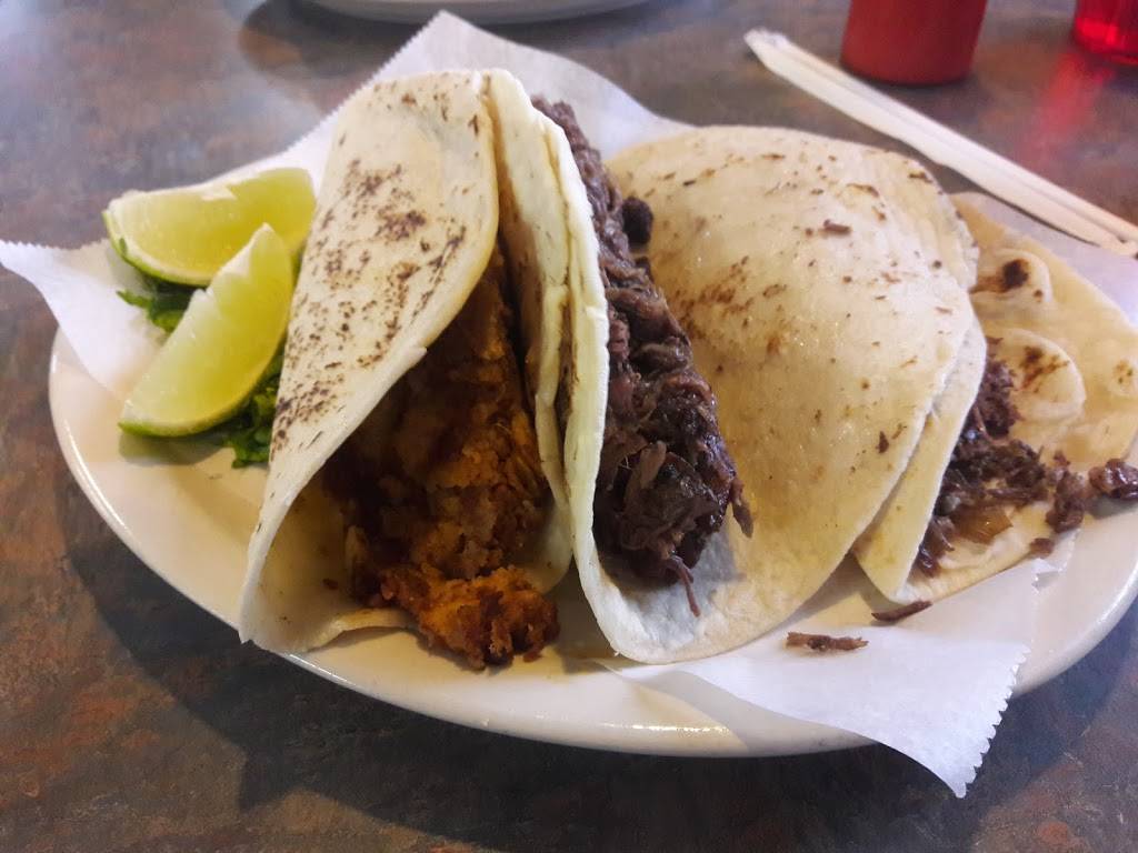 Taqueria El Tapatio | restaurant | 220 S Seguin Ave, New Braunfels, TX 78130, USA | 8306088036 OR +1 830-608-8036