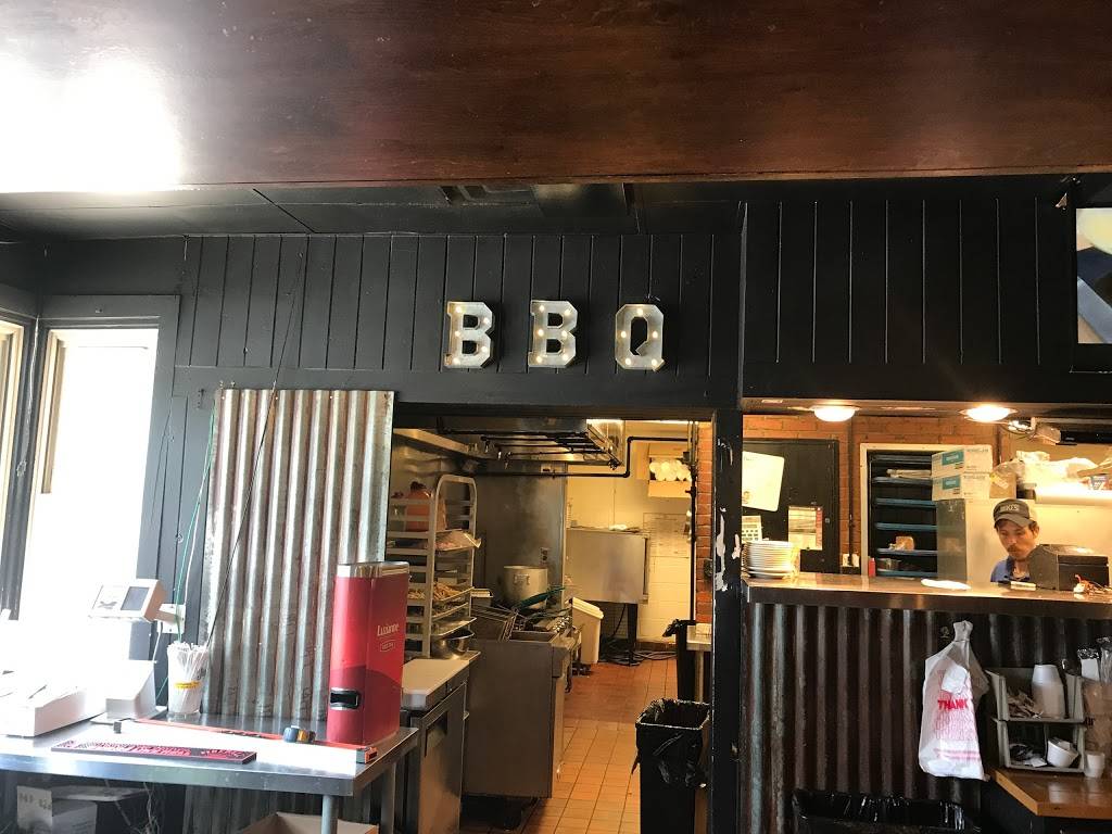 Mikes Smokehouse | restaurant | 3147 Broad St, Chattanooga, TN 37408, USA | 4236688341 OR +1 423-668-8341