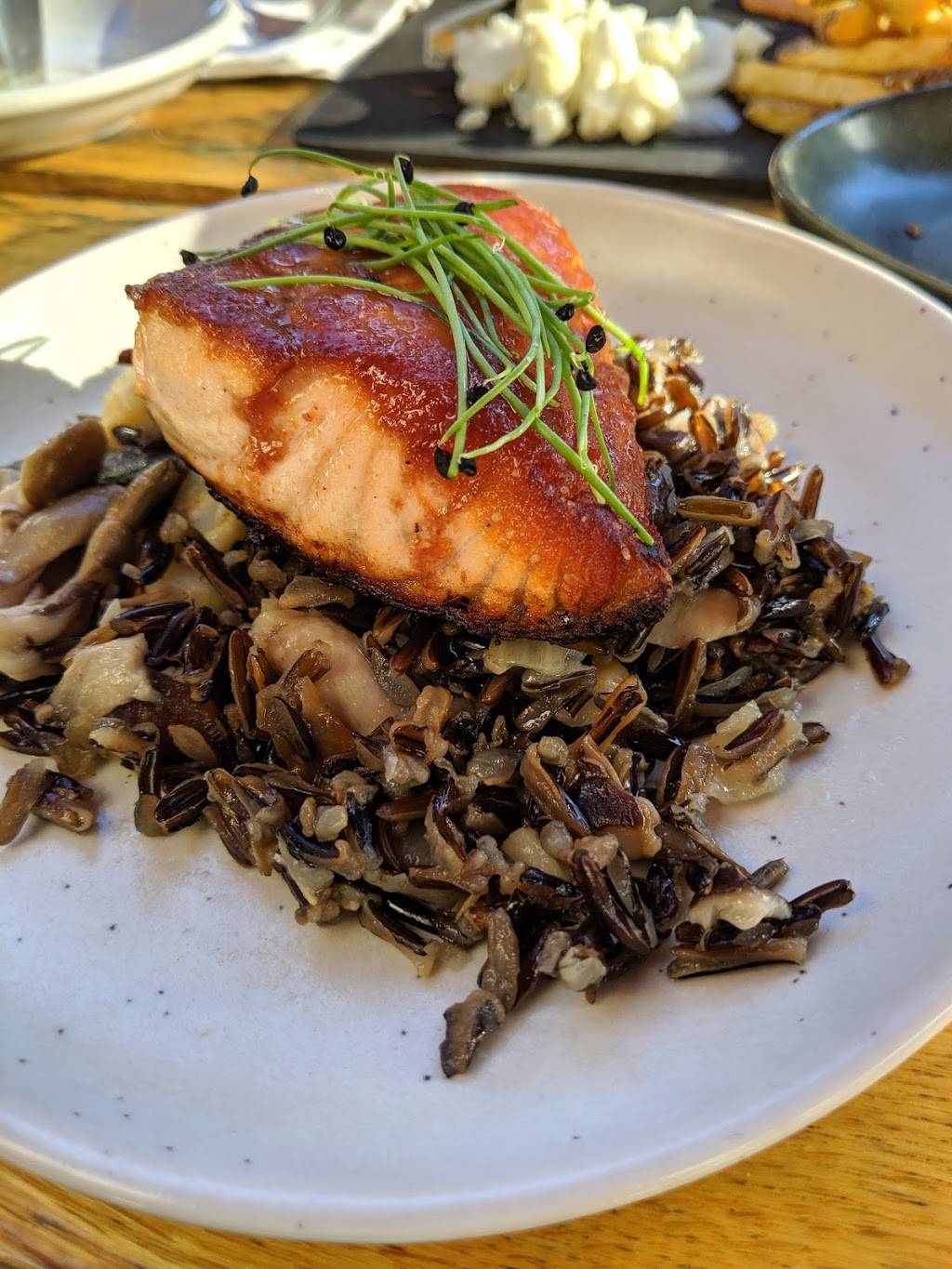 The Sample Room | restaurant | 2124 Marshall St NE, Minneapolis, MN 55418, USA | 6127890333 OR +1 612-789-0333