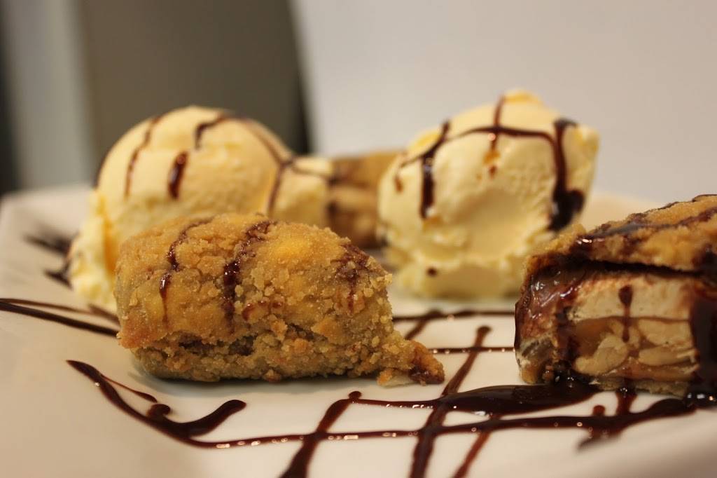 ROCKS lakeview | restaurant | 3463 N Broadway, Chicago, IL 60657, USA | 7734720493 OR +1 773-472-0493