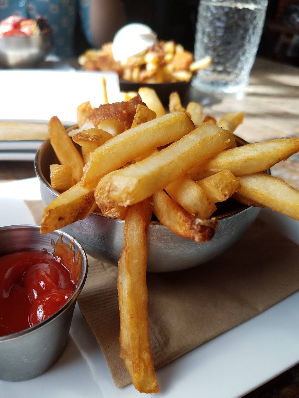 Empire Burgers & Brew | restaurant | 48 W Chicago Ave, Naperville, IL 60540, USA | 6303559000 OR +1 630-355-9000