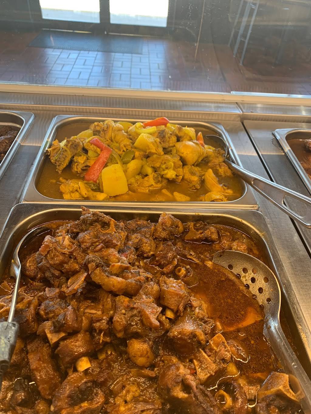 Louis Famous Foods | restaurant | 6471 NW 7th Ave #4308, Miami, FL 33150, USA | 7864016676 OR +1 786-401-6676