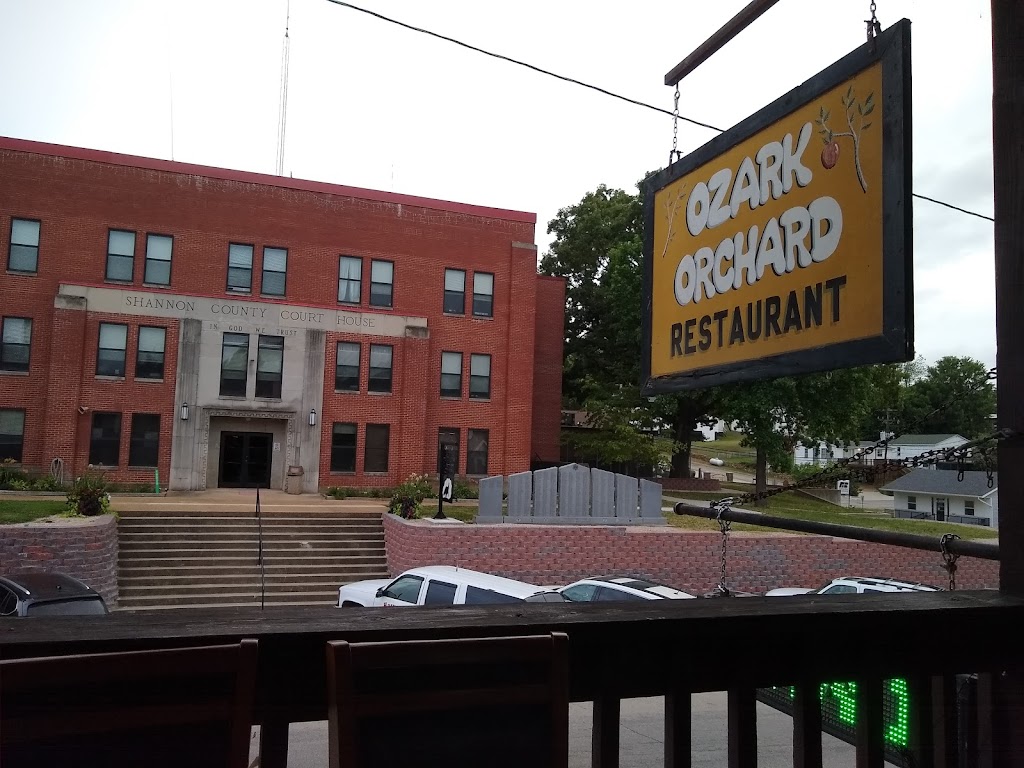 Ozark Orchard | restaurant | 118 Main St, Eminence, MO 65466, USA | 5732263604 OR +1 573-226-3604