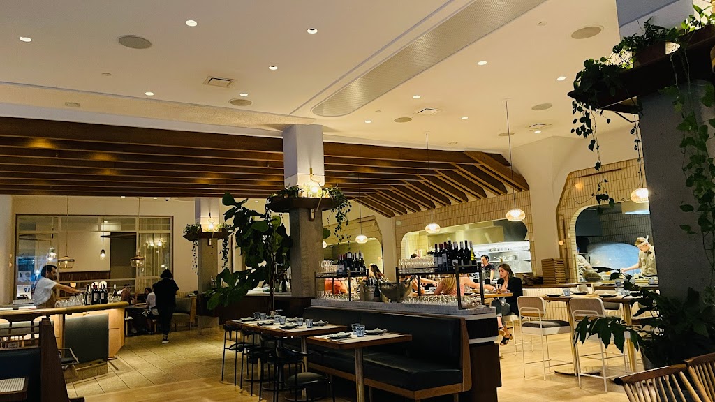 avec River North | restaurant | 141 W Erie St, Chicago, IL 60654, USA | 3127361778 OR +1 312-736-1778