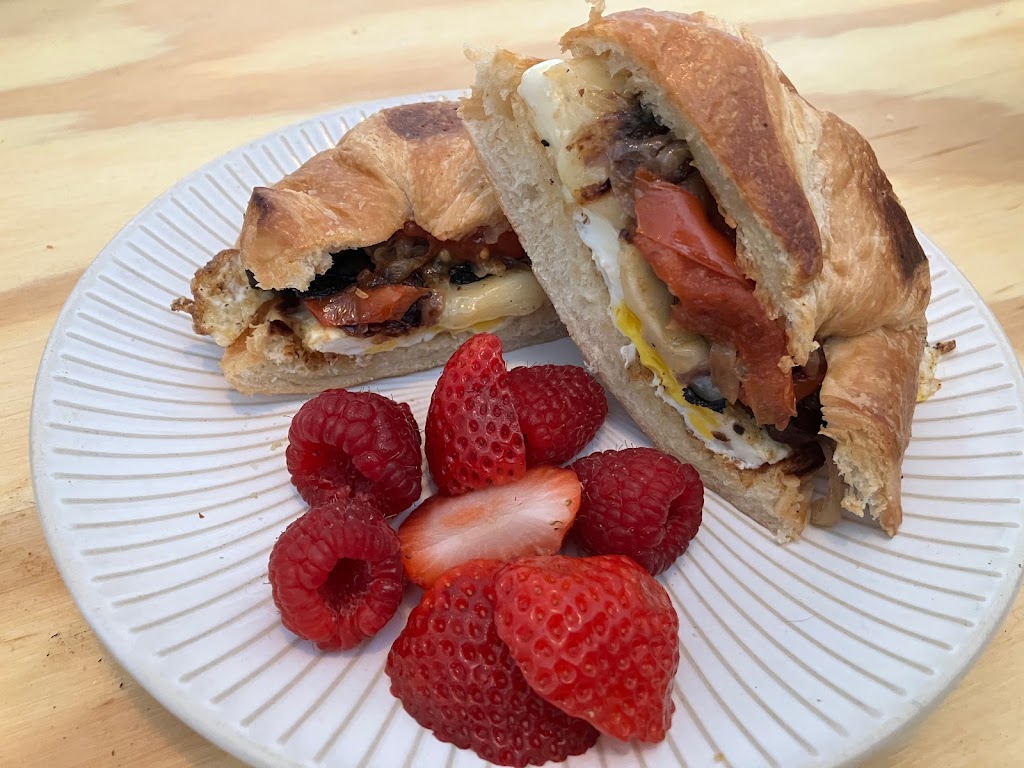 Lilias Cuban Café | restaurant | 1492 State St, Veazie, ME 04401, USA | 2072178667 OR +1 207-217-8667