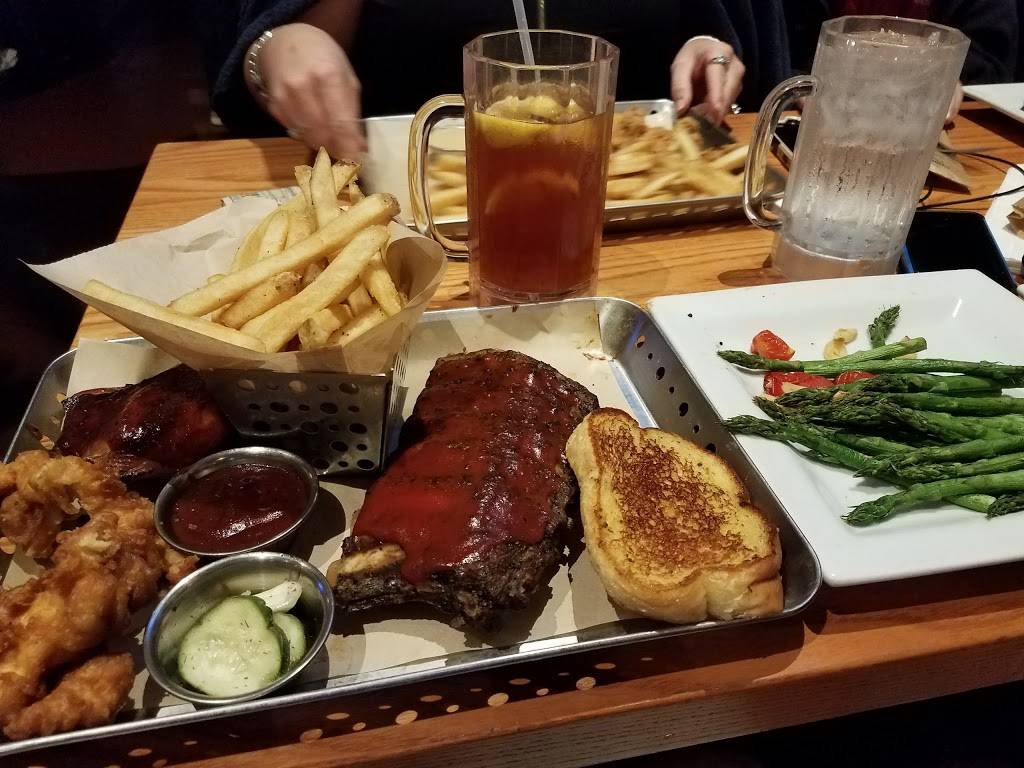 Chilis Grill & Bar | meal takeaway | 3422 Lithia Pinecrest Rd, Valrico, FL 33596, USA | 8136537375 OR +1 813-653-7375