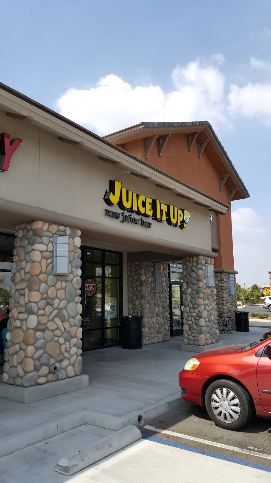Juice It Up! | restaurant | 14244 Schleisman Rd #120, Eastvale, CA 92880, USA | 9513409500 OR +1 951-340-9500